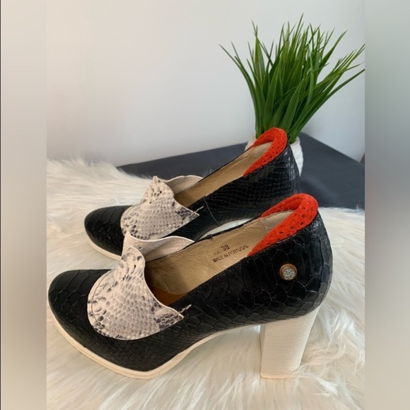 Grottoesque Black and White Snakeskin Slip-On Shoes - Picture 9 of 9